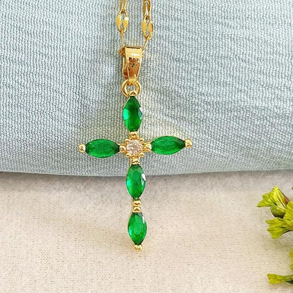 Złoto Szmaragd Marquise Cross Naszyjnik