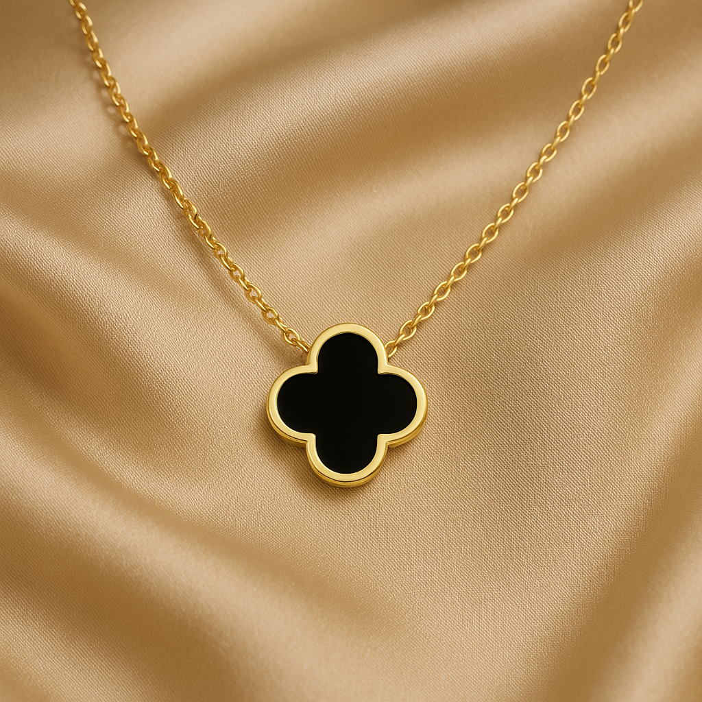 Clover Naszyjnik Black