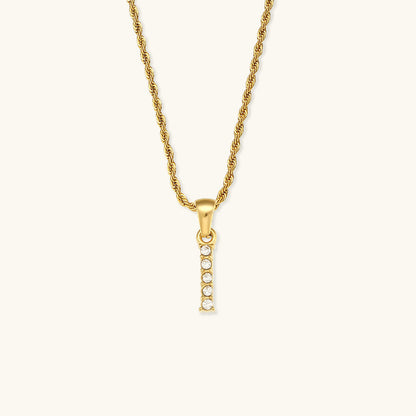 Maeve Letter Initial Diament Naszyjnik