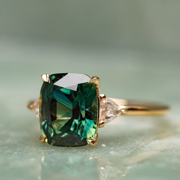 Vintage-Inspired Green Gemstone Pierścionek | Złoto