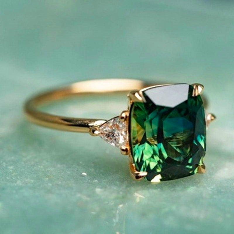 Złoto Cushion Solitaire Pierścionek