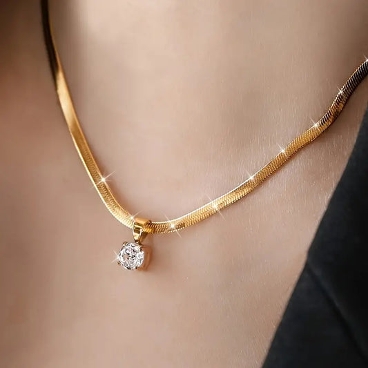 Elegant Rhinestone Pendant Naszyjnik | Złoto
